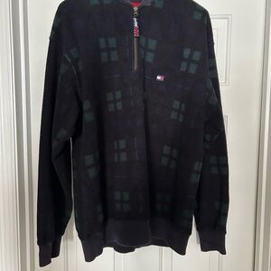 Tommy Hilfiger Men's Black and Green Pullover